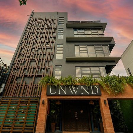 UNWND Lux Hostel Makati City Extérieur photo