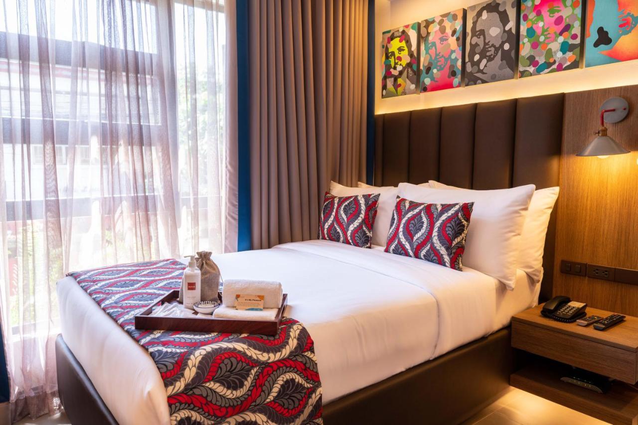 UNWND Lux Hostel Makati City Extérieur photo