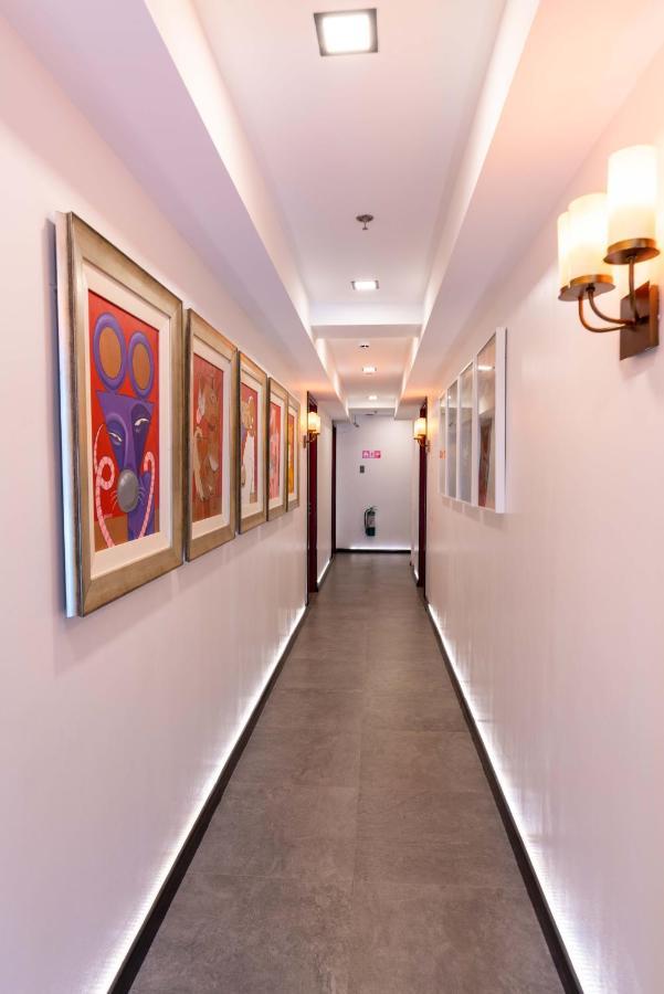 UNWND Lux Hostel Makati City Extérieur photo