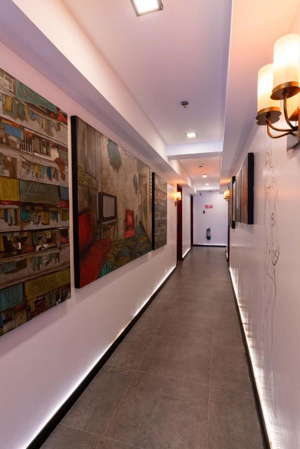 UNWND Lux Hostel Makati City Extérieur photo