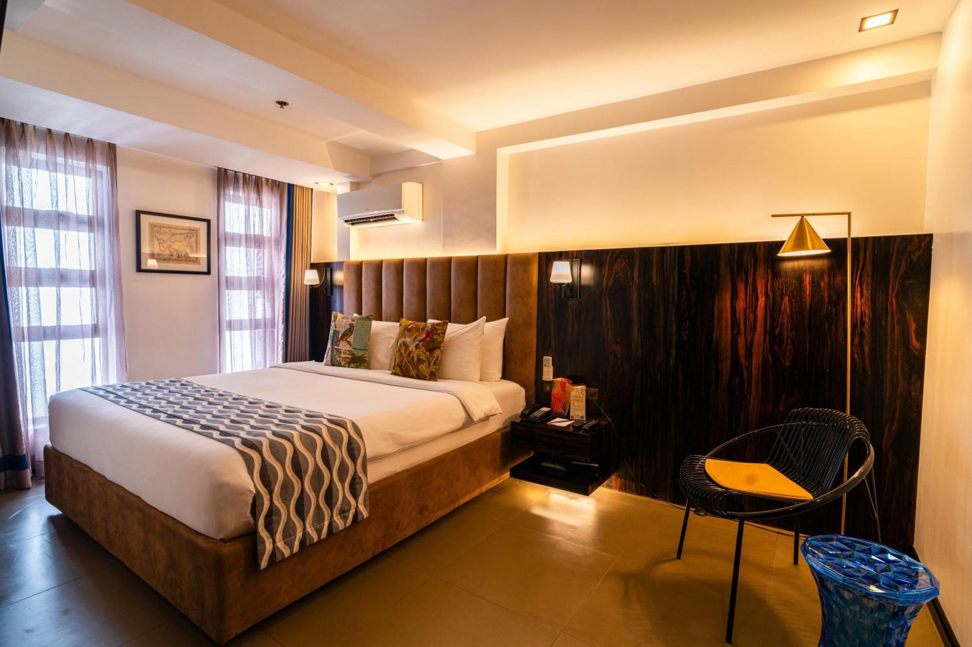 UNWND Lux Hostel Makati City Extérieur photo