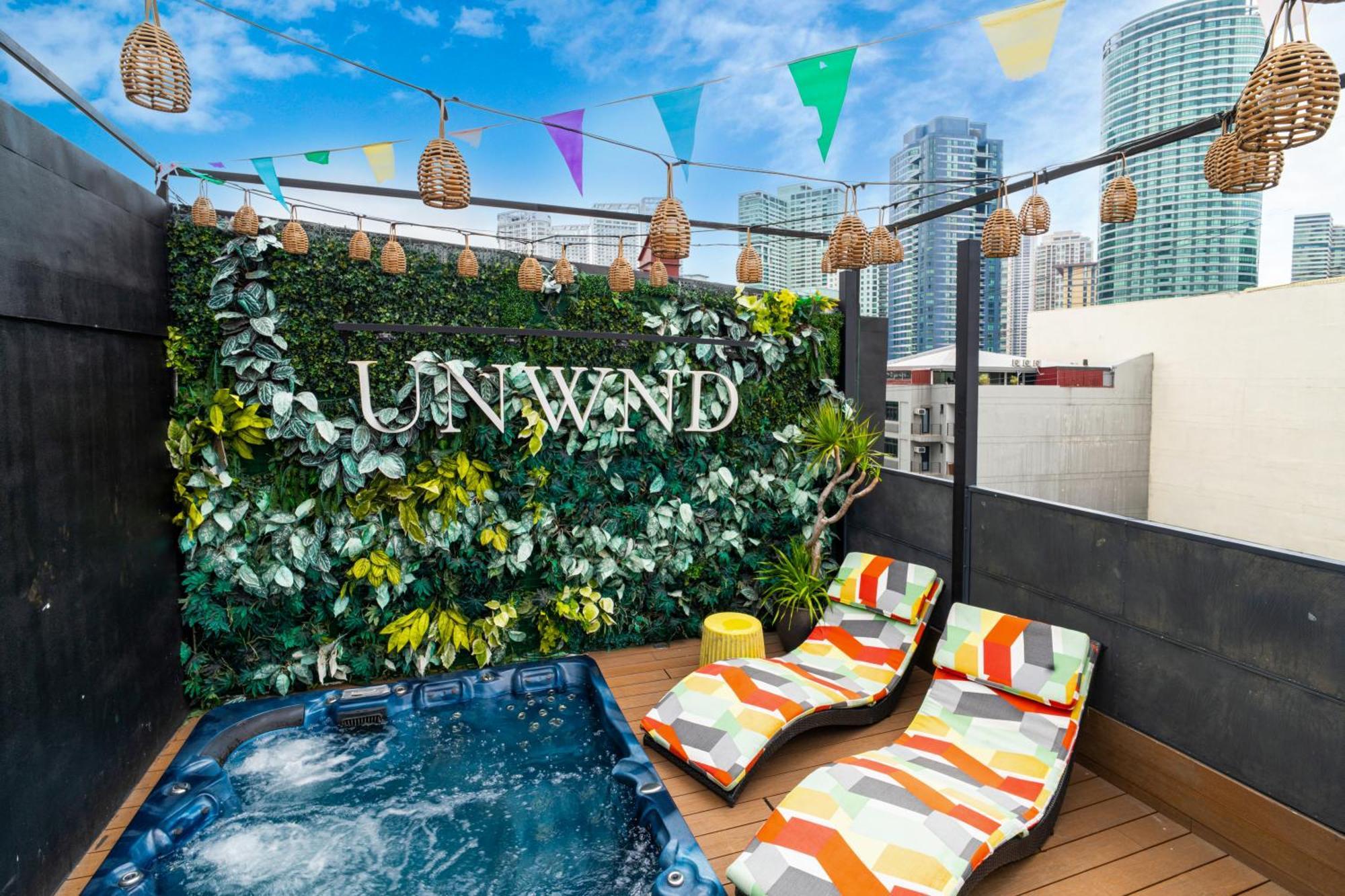 UNWND Lux Hostel Makati City Extérieur photo