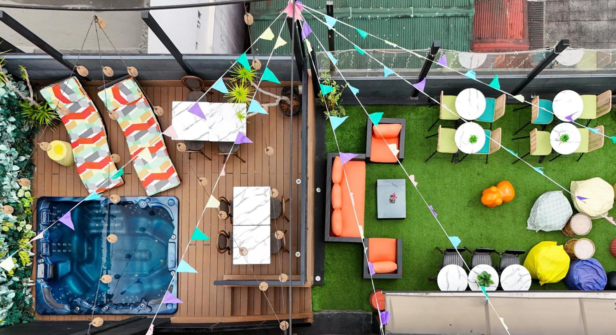 UNWND Lux Hostel Makati City Extérieur photo